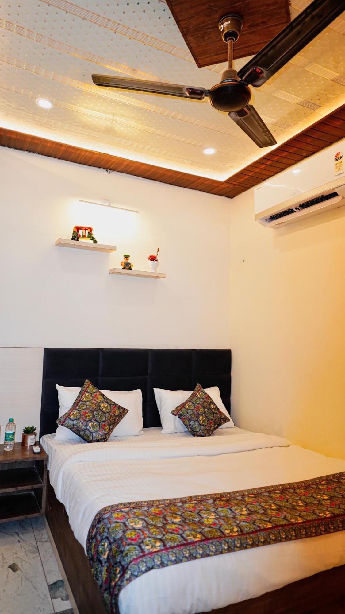 Guest house River Town Varanasi
